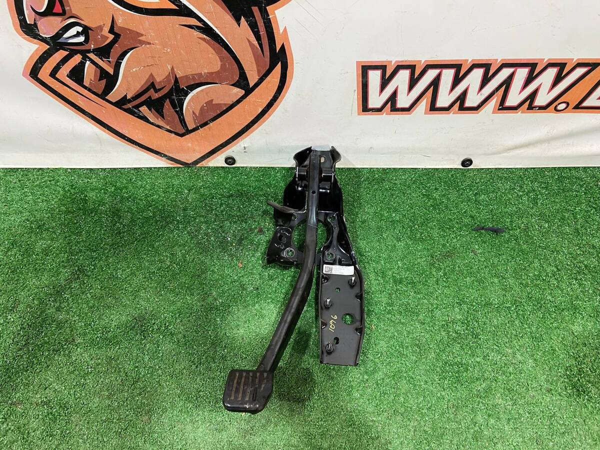 LR125753 Brake pedal Land Rover Discovery Sport L550 (2015-) Used